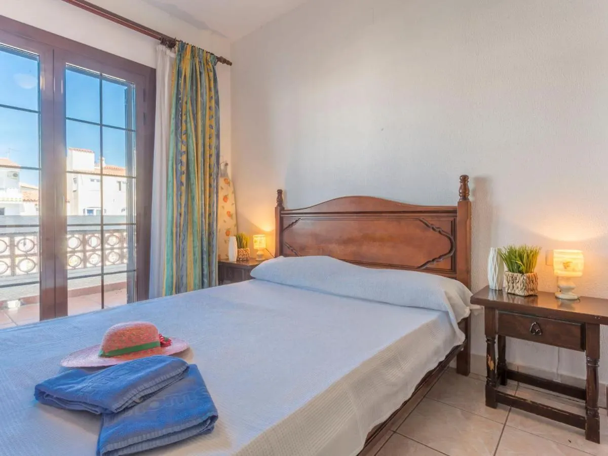 Holiday Home Porto Fino 33-35C Empuriabrava 0*,