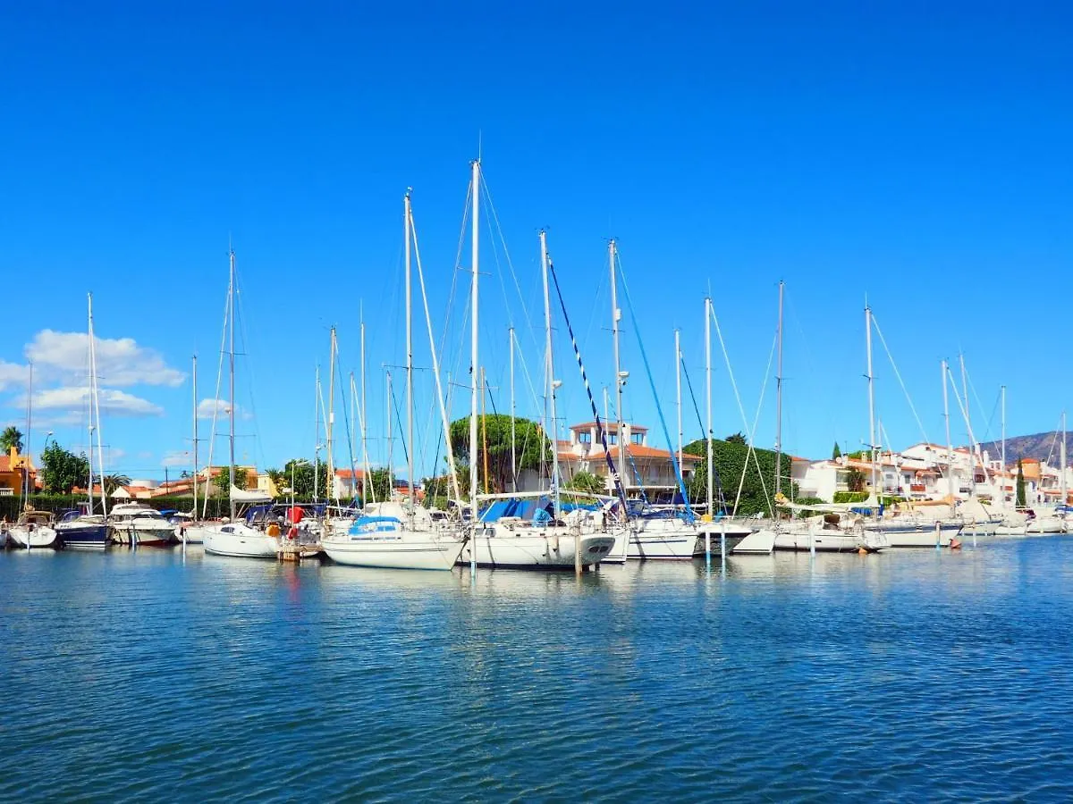 Holiday Home Porto Fino 33-35C Empuriabrava 0*,  Spain