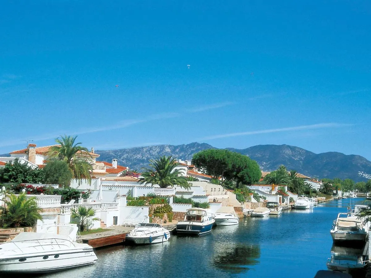 Holiday Home Porto Fino 33-35C Empuriabrava Spain
