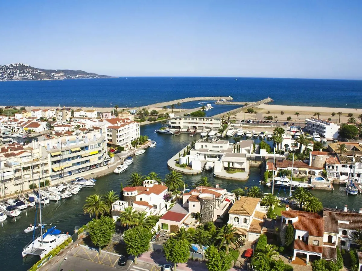 Holiday Home Porto Fino 33-35C Empuriabrava